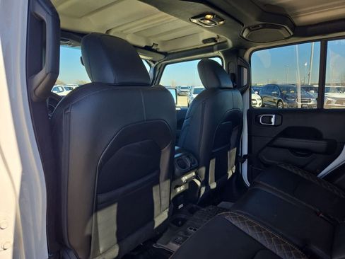 Used 2023 Jeep Gladiator Overland image 15