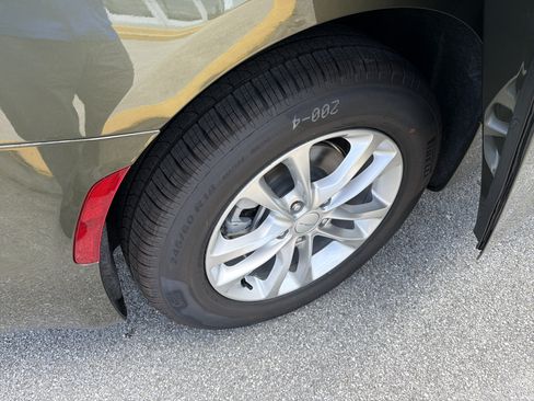 New 2027 Chrysler Pacifica Select FWD image 22