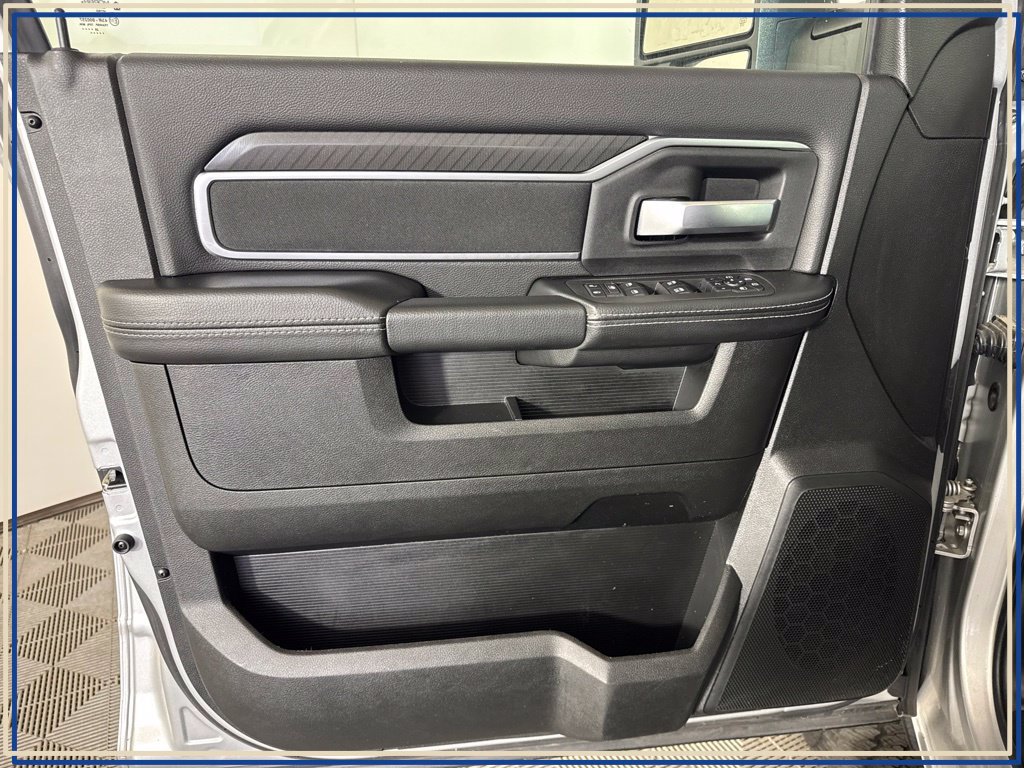 Certified 2026 RAM 2500 Big Horn AWD/4WD image 32