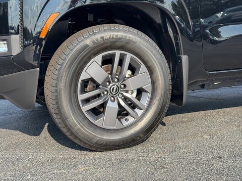 New 2025 Nissan Frontier SV w/ SV Convenience Package image 9