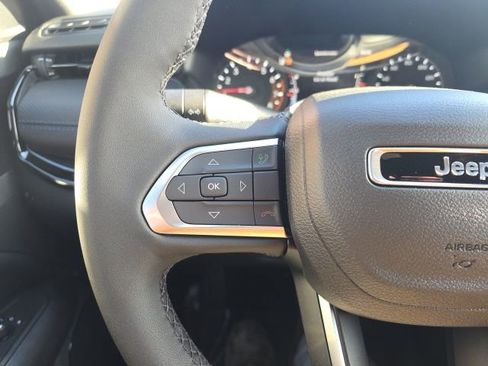 New 2026 Jeep Compass Latitude image 13