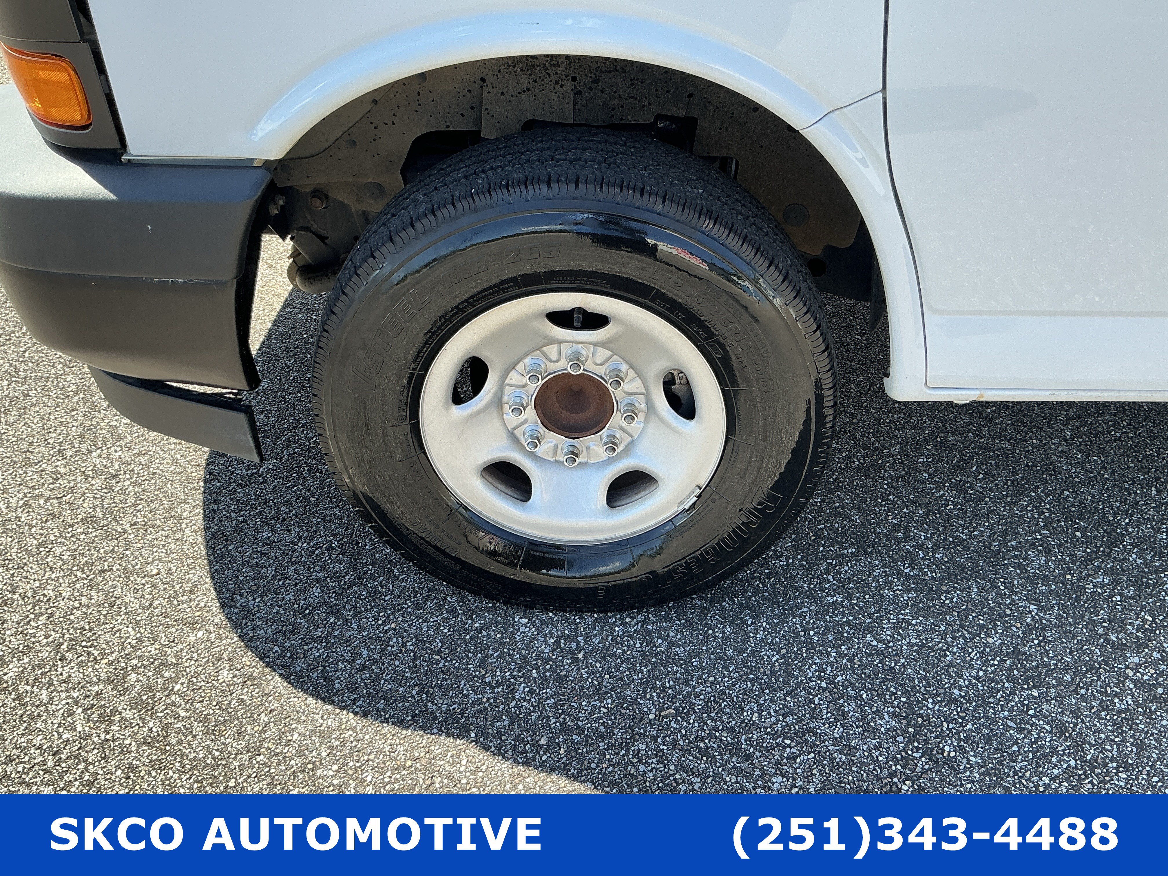 Used 2025 Chevrolet Express 2500 Extended w/ Driver Convenience Package RWD image 9