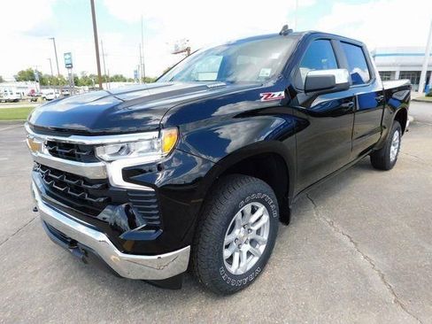 New 2025 Chevrolet Silverado 1500 LT w/ Z71 Off-Road Package AWD/4WD image 4