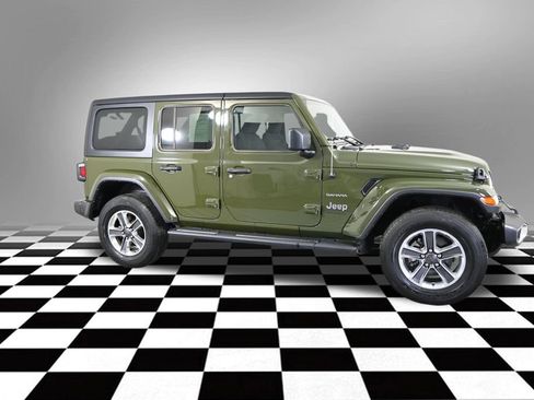 Used 2023 Jeep Wrangler Unlimited Sahara AWD/4WD image 10