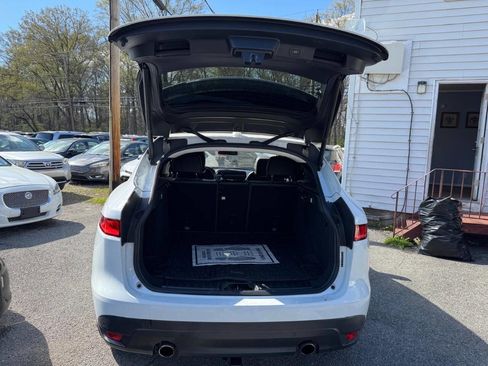 Used 2017 Jaguar F-PACE R-Sport image 12