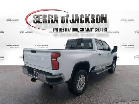 Used 2025 Chevrolet Silverado 3500 LTZ AWD/4WD image 9