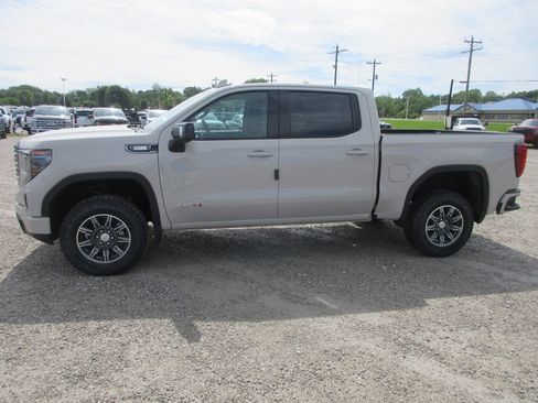 New 2026 GMC Sierra 1500 AT4 w/ AT4 Premium Package AWD/4WD image 11