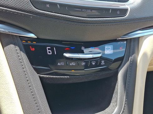 Used 2019 Cadillac XT5 Luxury AWD/4WD image 16