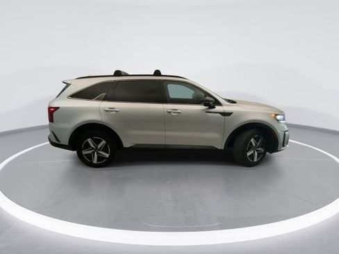 Used 2022 Kia Sorento S image 5