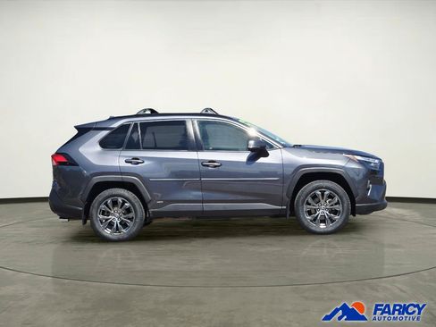 Used 2022 Toyota RAV4 XLE Premium AWD/4WD image 6