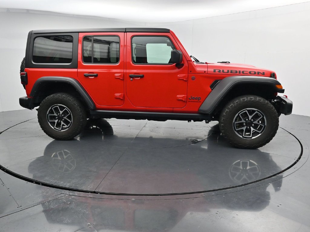 Used 2024 Jeep Wrangler Unlimited Rubicon AWD/4WD image 9