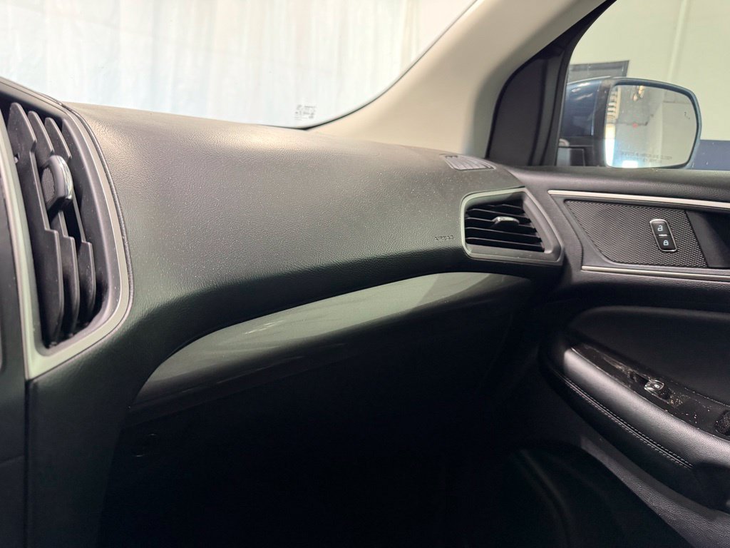 Used 2019 Ford Edge SEL w/ Equipment Group 201A FWD image 21