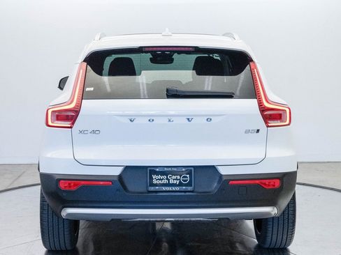 Certified 2025 Volvo XC40 B5 Plus w/ Climate Package image 3