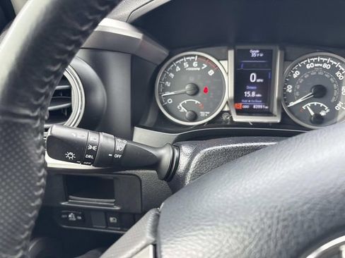 Used 2018 Toyota Tacoma SR5 image 36