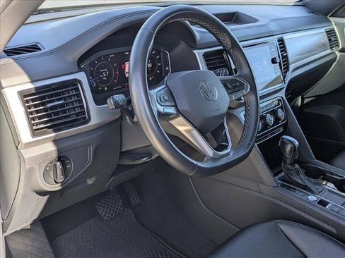 Used 2022 Volkswagen Atlas Cross Sport SE image 10
