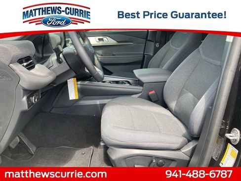 New 2025 Ford Explorer Active image 10