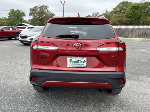 Used 2022 Toyota Corolla Cross LE FWD image 4