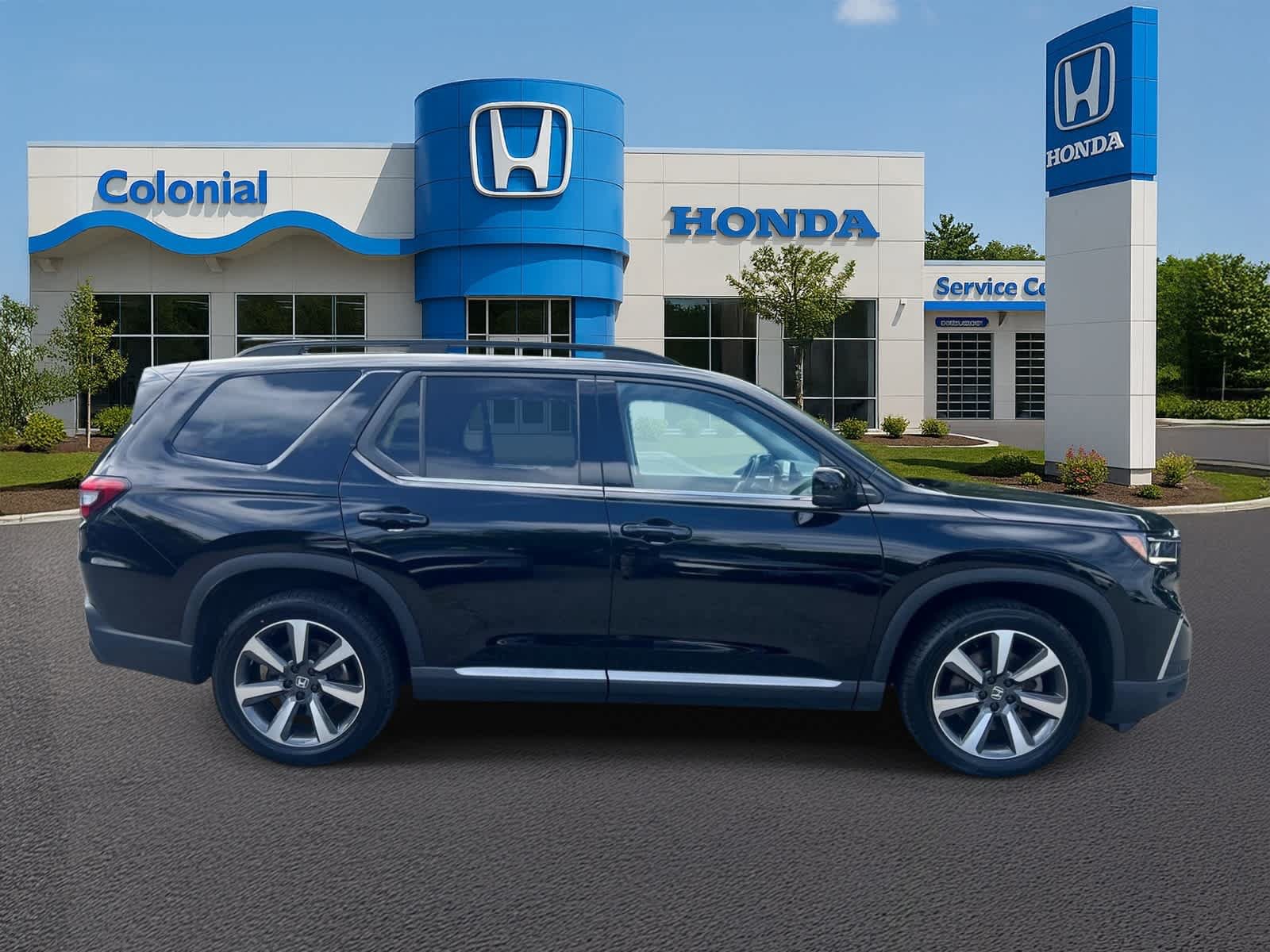 Used 2024 Honda Pilot Touring image 7