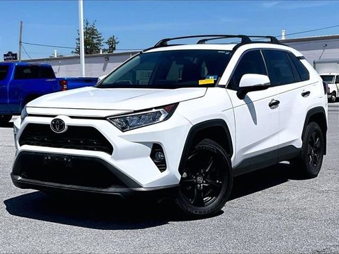Used 2020 Toyota RAV4 XLE w/ Convenience Package AWD/4WD image 2