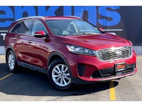Used 2020 Kia Sorento LX w/ LX I4 Convenience Package AWD/4WD image 2