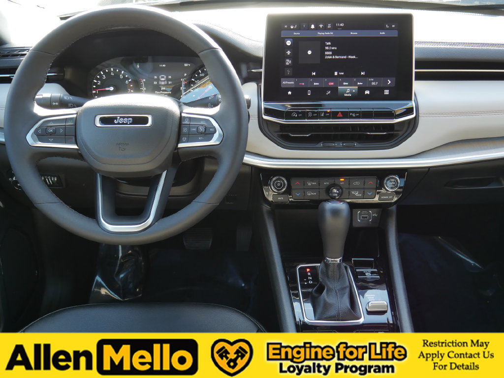 Used 2026 Jeep Compass Limited AWD/4WD image 16