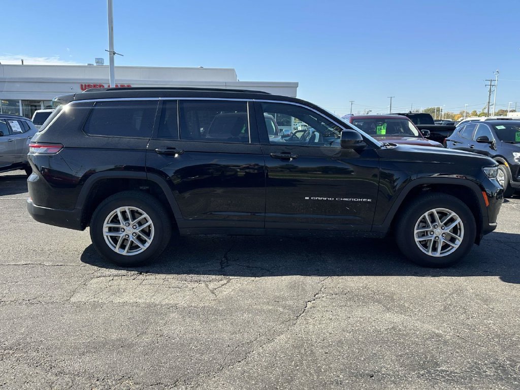 Used 2024 Jeep Grand Cherokee L Laredo w/ Luxury Tech Group I AWD/4WD image 2