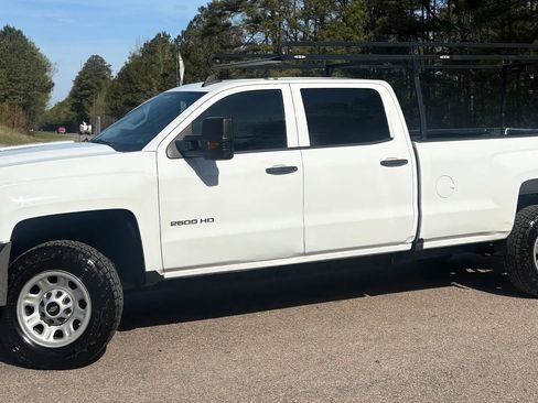 Used 2017 Chevrolet Silverado 2500 W/T w/ WT Convenience Package image 3