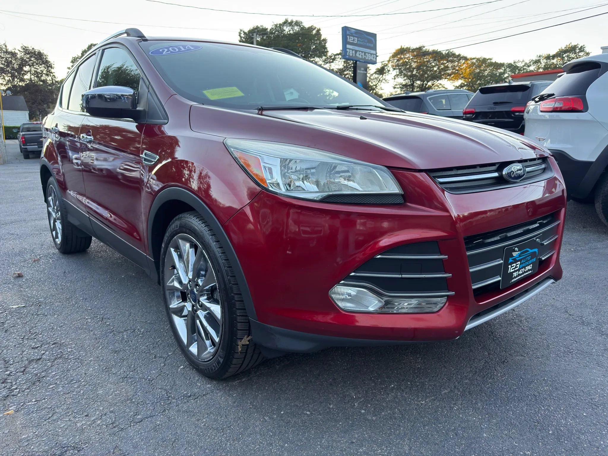 Used 2014 Ford Escape SE w/ SE Chrome Package AWD/4WD image 1