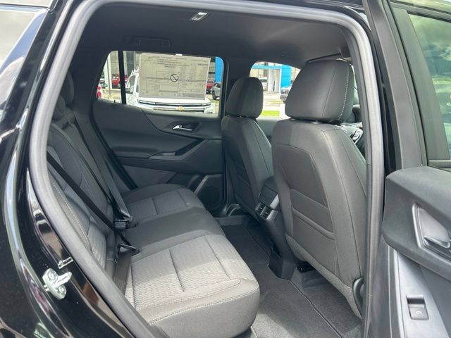 New 2027 Chevrolet Equinox LT w/ Safety and Technology Package FWD image 30