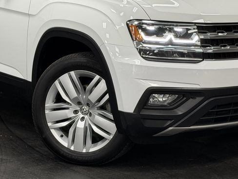 Used 2019 Volkswagen Atlas SE w/ Panoramic Sunroof Package image 4