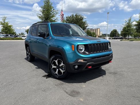 Certified 2022 Jeep Renegade Trailhawk AWD/4WD image 2