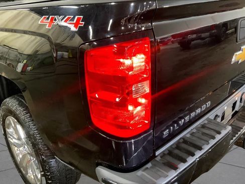 Used 2017 Chevrolet Silverado 1500 Custom w/ Custom Convenience Package AWD/4WD image 29