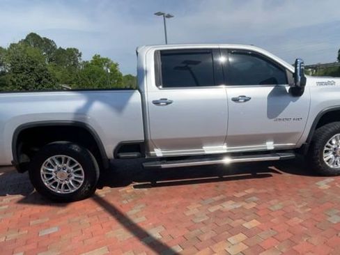 Used 2021 Chevrolet Silverado 2500 High Country w/ Z71 Off-Road Package AWD/4WD image 2