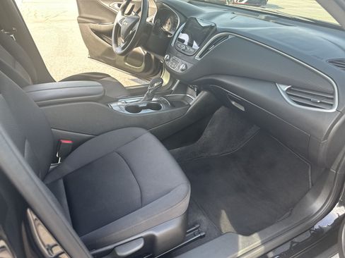 Used 2025 Chevrolet Malibu LT FWD image 18