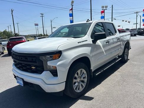 Used 2025 Chevrolet Silverado 1500 Custom RWD image 3
