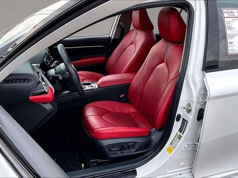 Used 2020 Toyota Camry XSE image 18