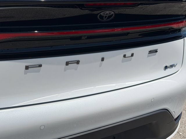 Used 2025 Toyota Prius LE FWD image 10