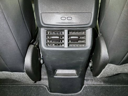 Used 2026 Chevrolet Equinox LT w/ Convenience Package II FWD image 23