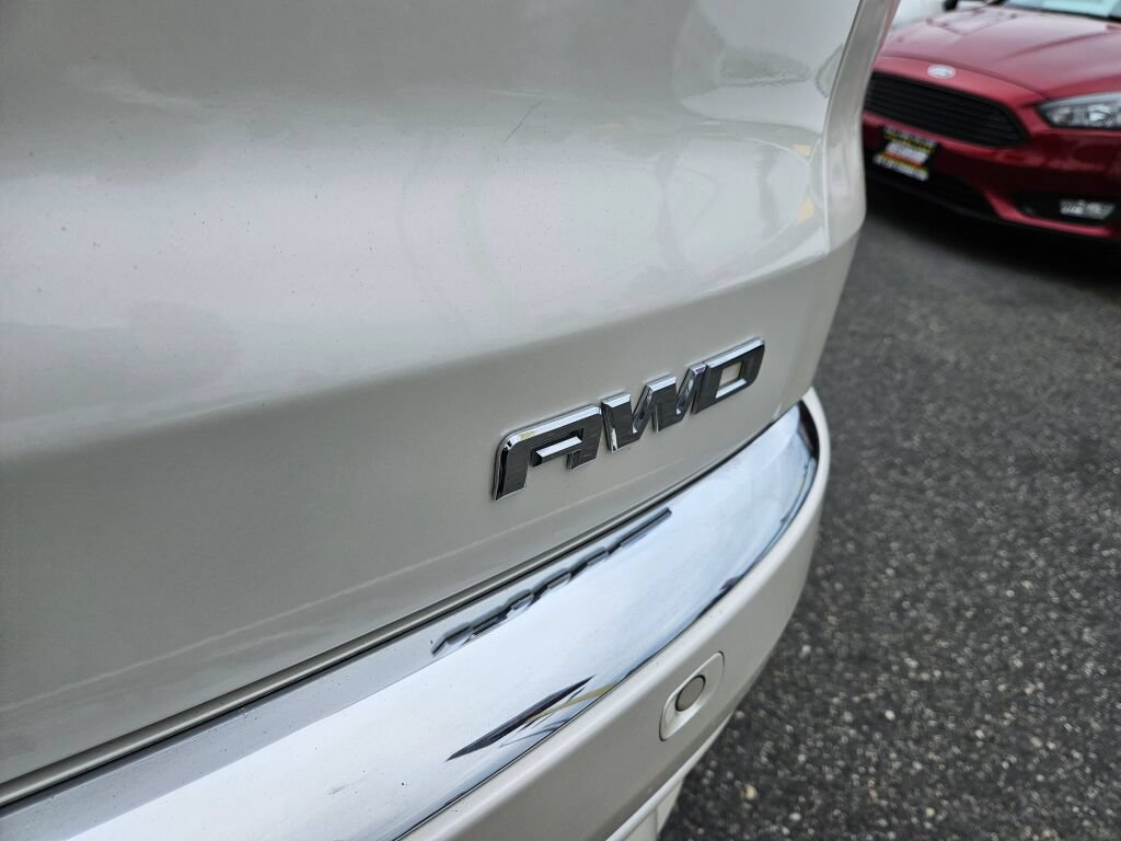 Used 2012 GMC Acadia Denali AWD/4WD image 10