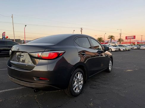 Used 2017 Toyota Yaris iA image 8
