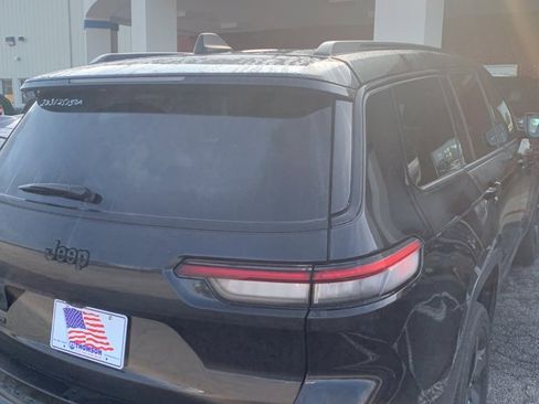 Used 2023 Jeep Grand Cherokee L Laredo image 18