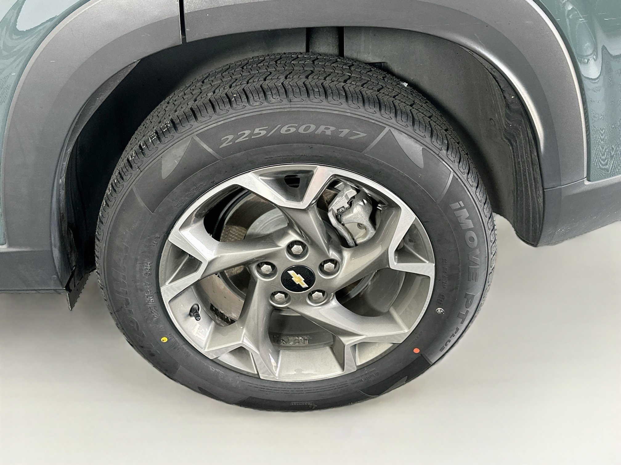 Used 2025 Chevrolet Trax LT FWD image 11