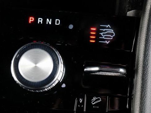 Used 2022 Jeep Grand Cherokee Overland w/ Luxury Tech Group IV image 19