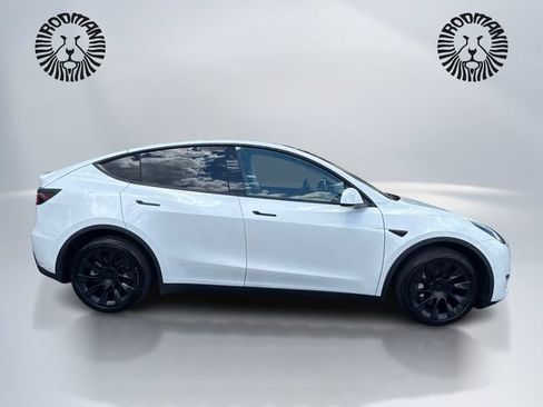 Used 2021 Tesla Model Y Long Range AWD/4WD image 4