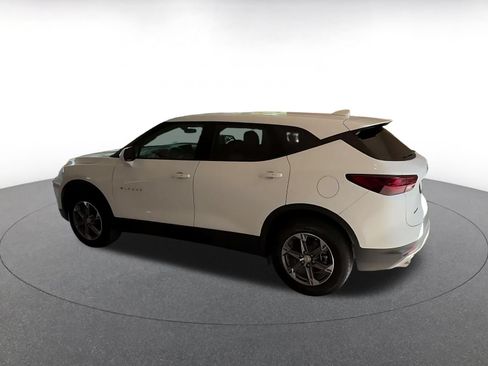 Used 2026 Chevrolet Blazer LT FWD image 10