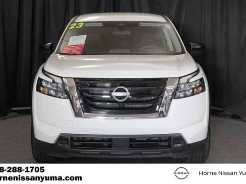 Certified 2023 Nissan Pathfinder S image 2