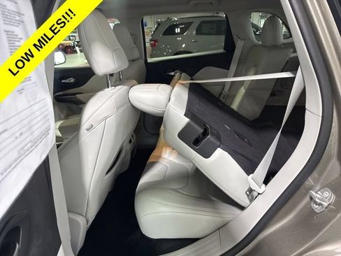 Used 2020 Jeep Cherokee Limited AWD/4WD image 28