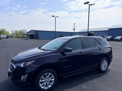 Used 2020 Chevrolet Equinox LS w/ LS Convenience Package AWD/4WD image 1