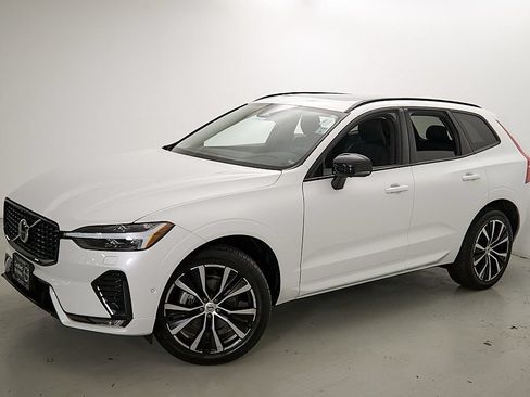 Used 2024 Volvo XC60 B5 Plus w/ Protection Package Premier AWD/4WD image 3