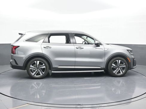 Used 2022 Kia Sorento EX w/ Panoramic Sunroof Package image 7